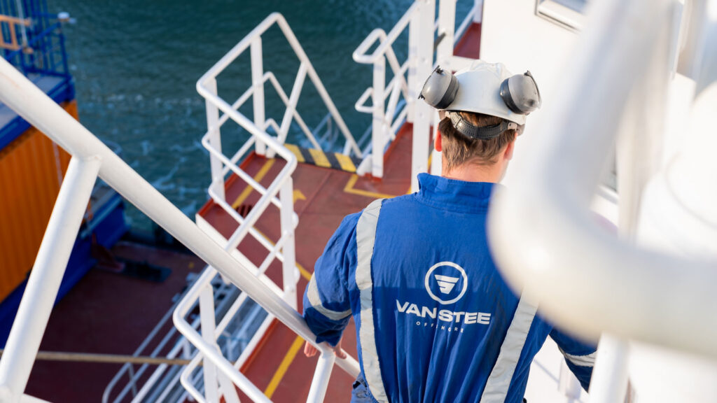 chief officer, van stee offshore, werken in offshore, maritieme vacatures, baan harlingen, werkschepen